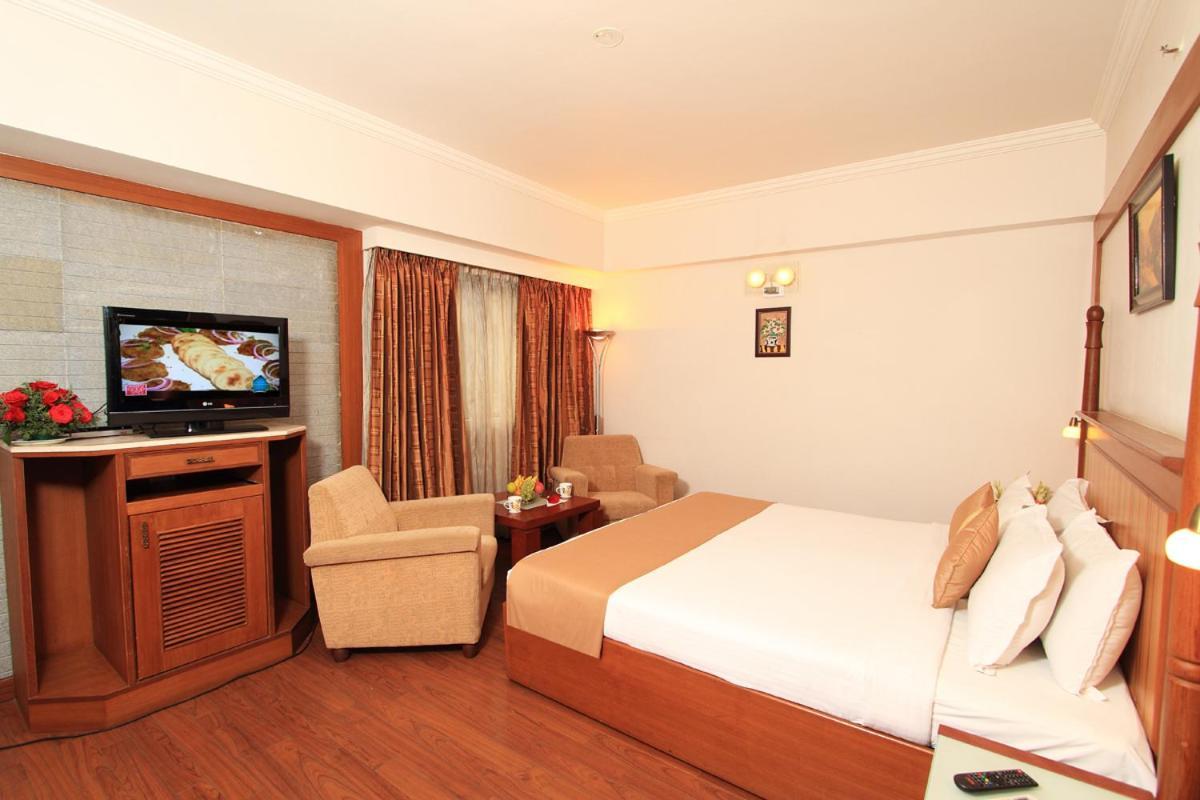 Hotel Parijatha Gateway Bangalore Exterior foto