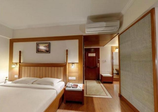 Hotel Parijatha Gateway Bangalore Zimmer foto